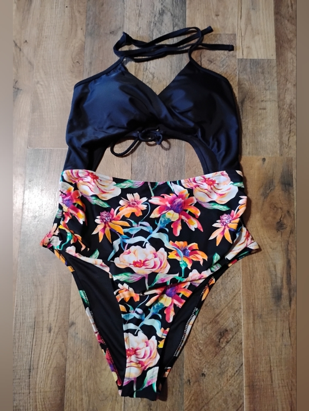 Cupshe NWT Black One-Piece Swimsuit Tropical Floral Print Womens Size: XL